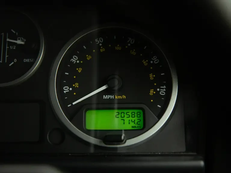 2015 Land Rover Defender 110 - Image 14 of 31