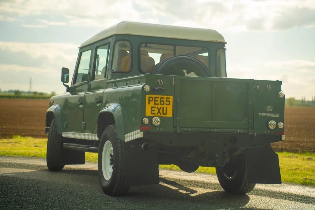 2015 Land Rover Defender 110 - Image 13 of 31
