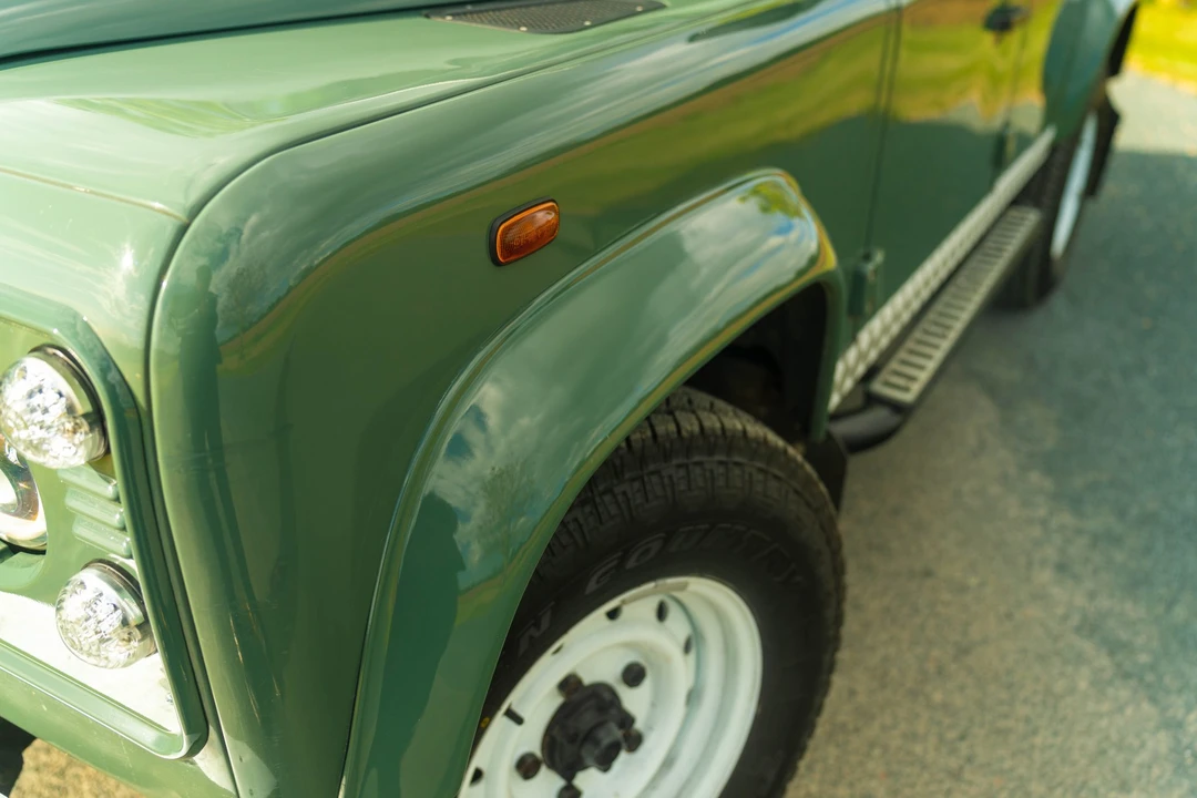 2015 Land Rover Defender 110 - Image 17 of 31