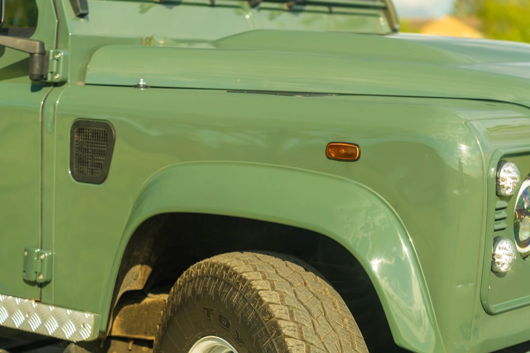 2015 Land Rover Defender 110 - Image 19 of 31