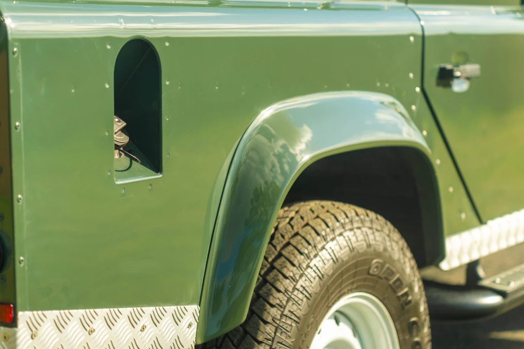 2015 Land Rover Defender 110 - Image 24 of 31