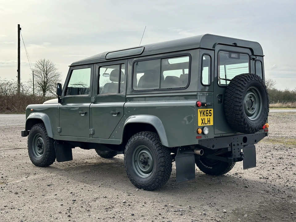2015 Land Rover Defender 110 - Image 12 of 31