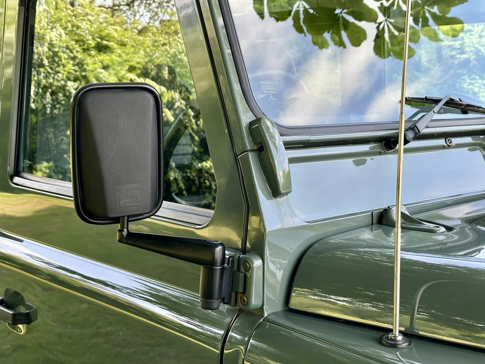 2015 Land Rover Defender 110 - Image 30 of 31