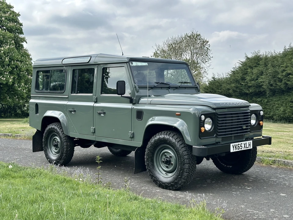 2015 Land Rover Defender 110 - Image 18 of 31