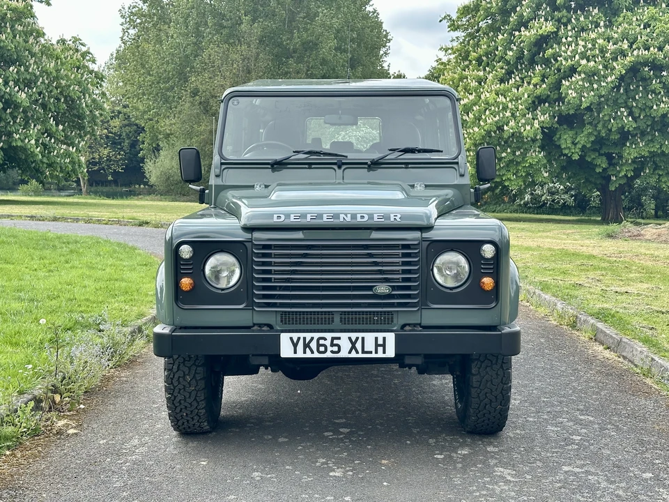 2015 Land Rover Defender 110 - Image 16 of 31