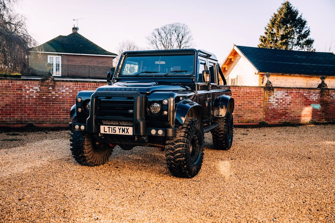 2015 Land Rover Defender 110 - Image 2 of 30