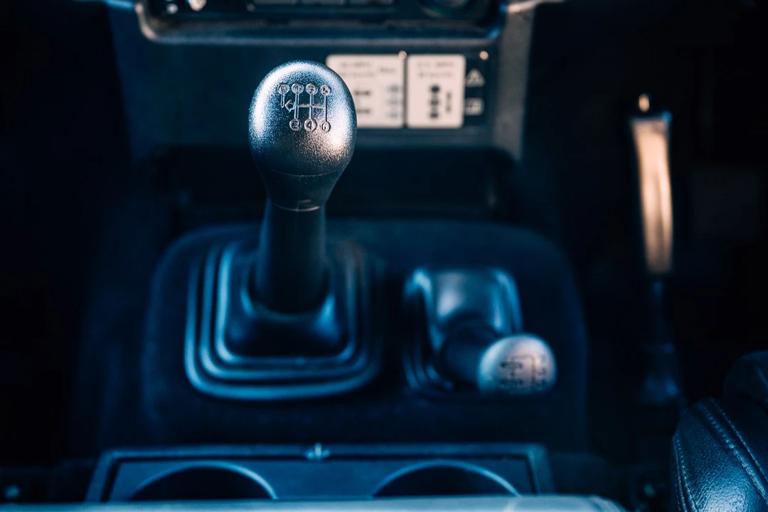 2015 Land Rover Defender 110 - Image 19 of 30