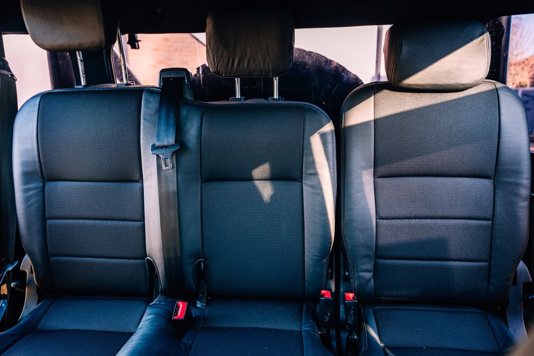 2015 Land Rover Defender 110 - Image 28 of 30