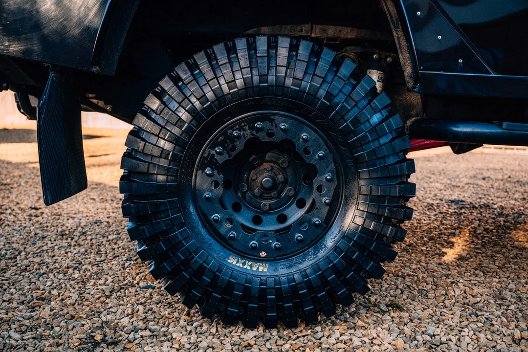 2015 Land Rover Defender 110 - Image 13 of 30
