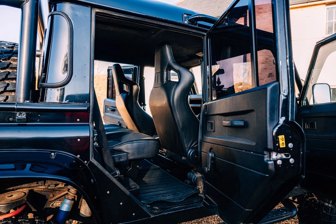 2015 Land Rover Defender 110 - Image 16 of 30