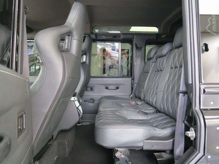 2015 Land Rover Defender 110 - Image 5 of 20