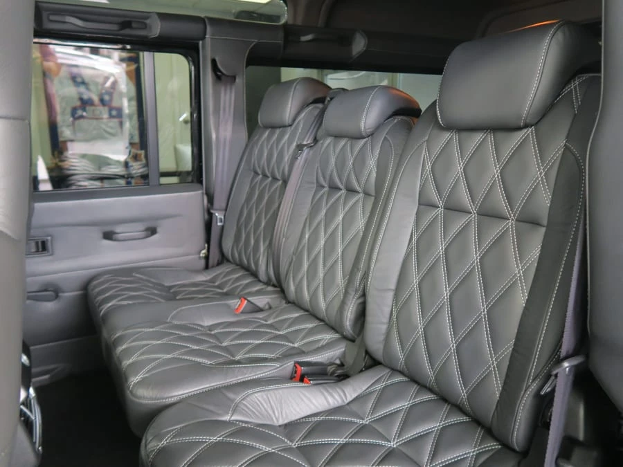 2015 Land Rover Defender 110 - Image 6 of 20