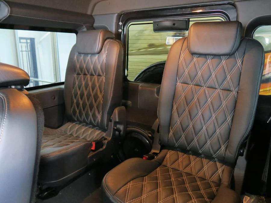 2015 Land Rover Defender 110 - Image 7 of 20