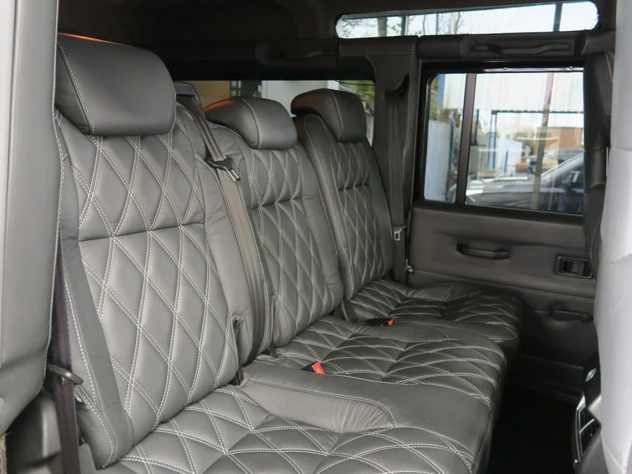2015 Land Rover Defender 110 - Image 9 of 20
