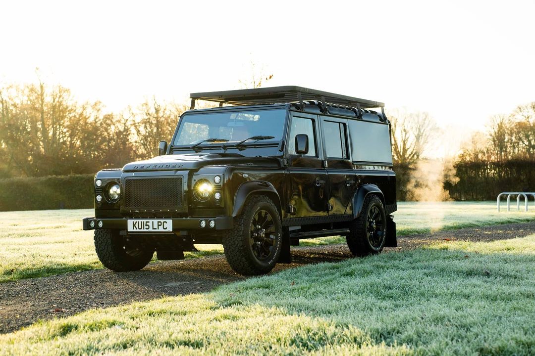 2015 Land Rover Defender 110 - Image 3 of 31