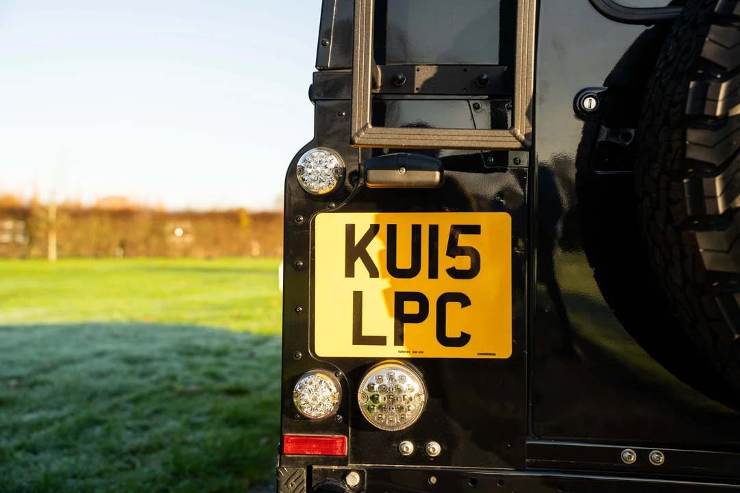 2015 Land Rover Defender 110 - Image 20 of 31