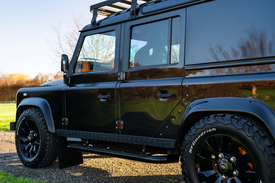 2015 Land Rover Defender 110 - Image 26 of 31