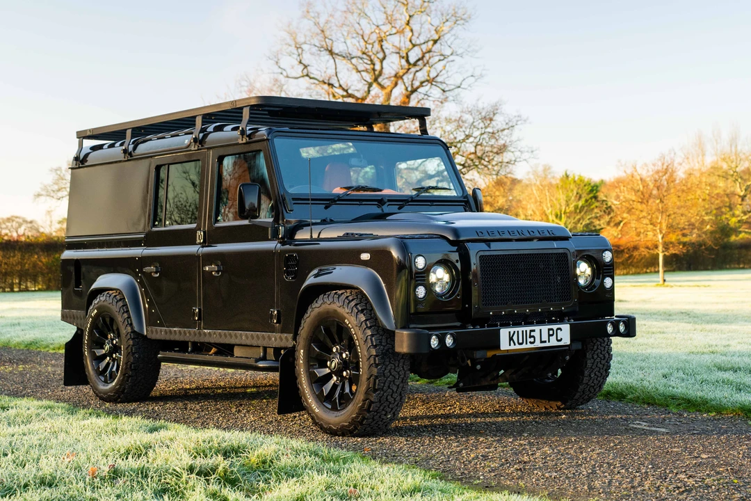 2015 Land Rover Defender 110 - Image 9 of 31