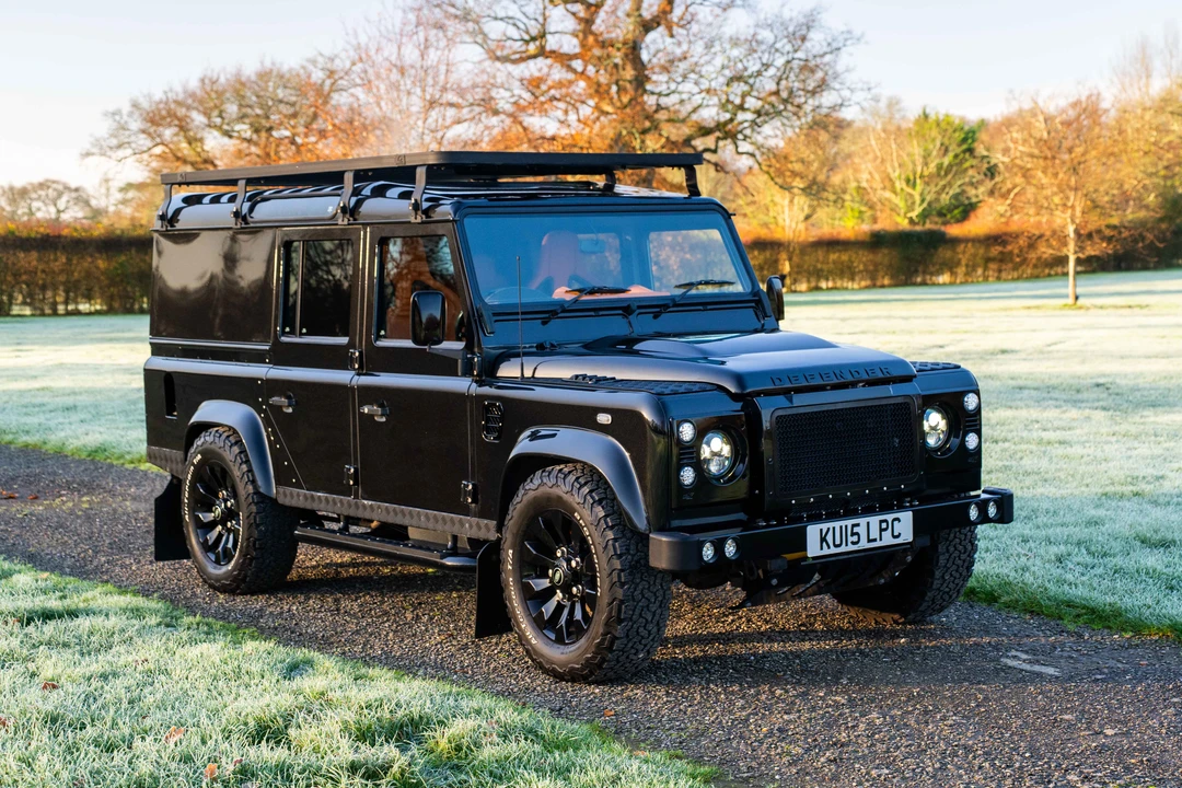 2015 Land Rover Defender 110 - Image 13 of 31