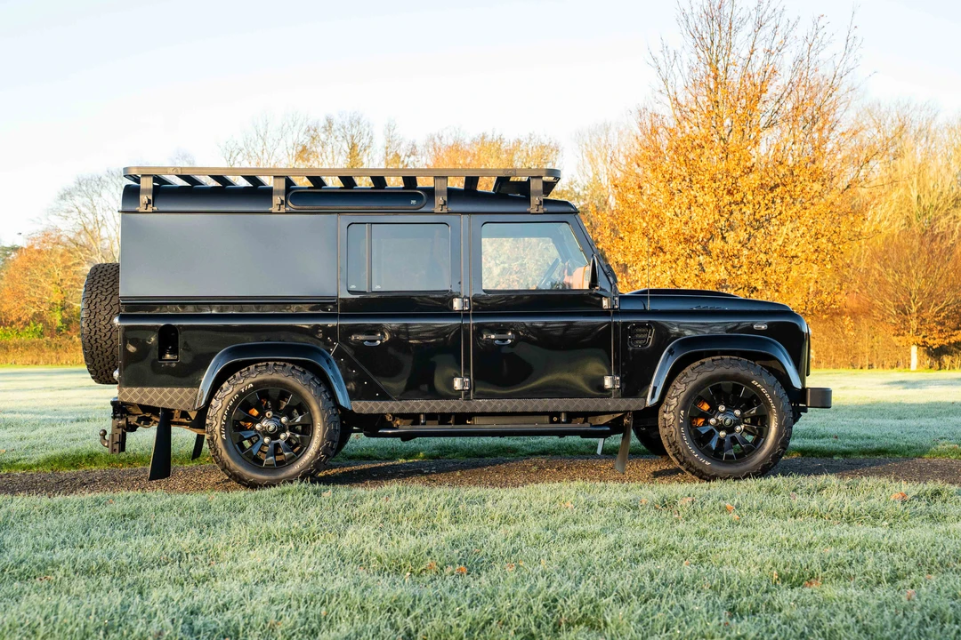 2015 Land Rover Defender 110 - Image 8 of 31