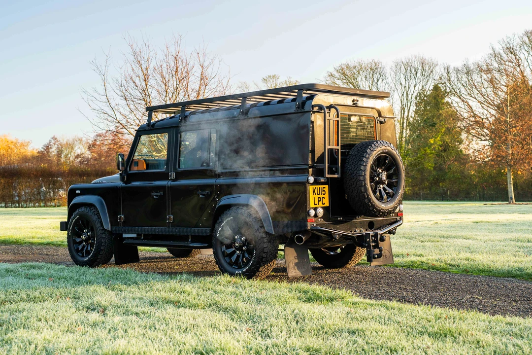 2015 Land Rover Defender 110 - Image 5 of 31