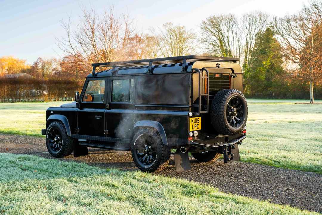 2015 Land Rover Defender 110 - Image 11 of 31