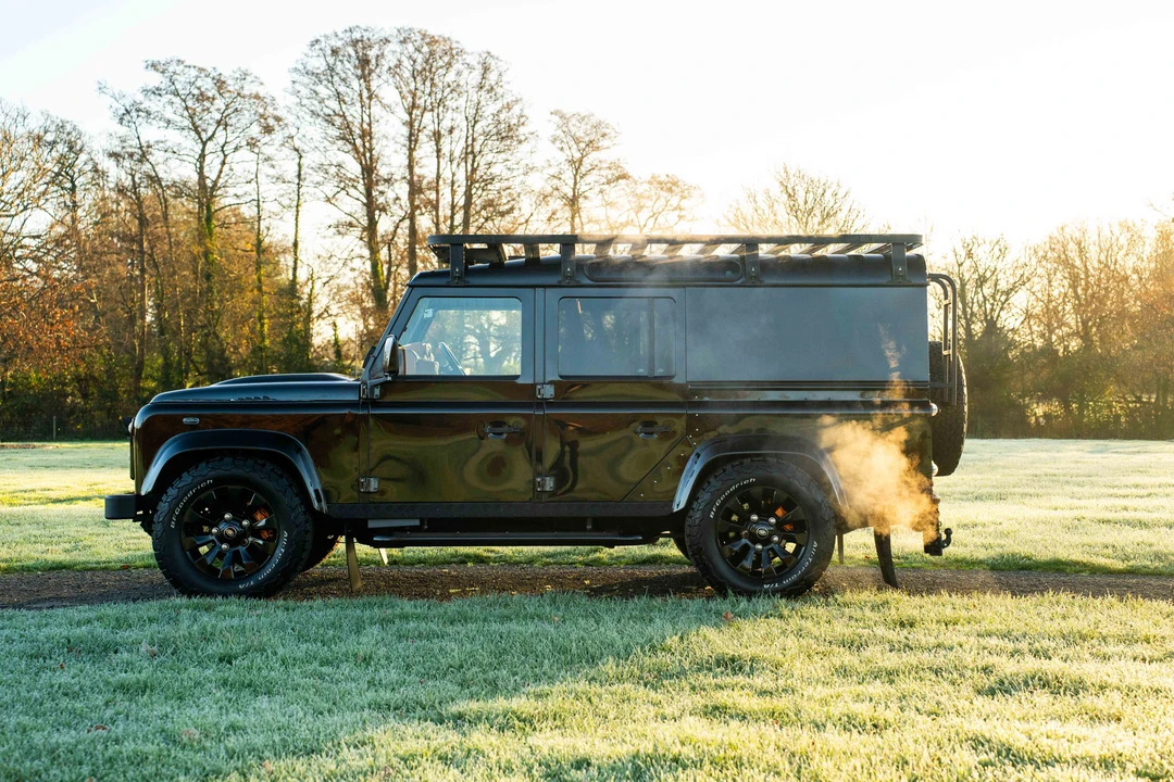 2015 Land Rover Defender 110 - Image 4 of 31
