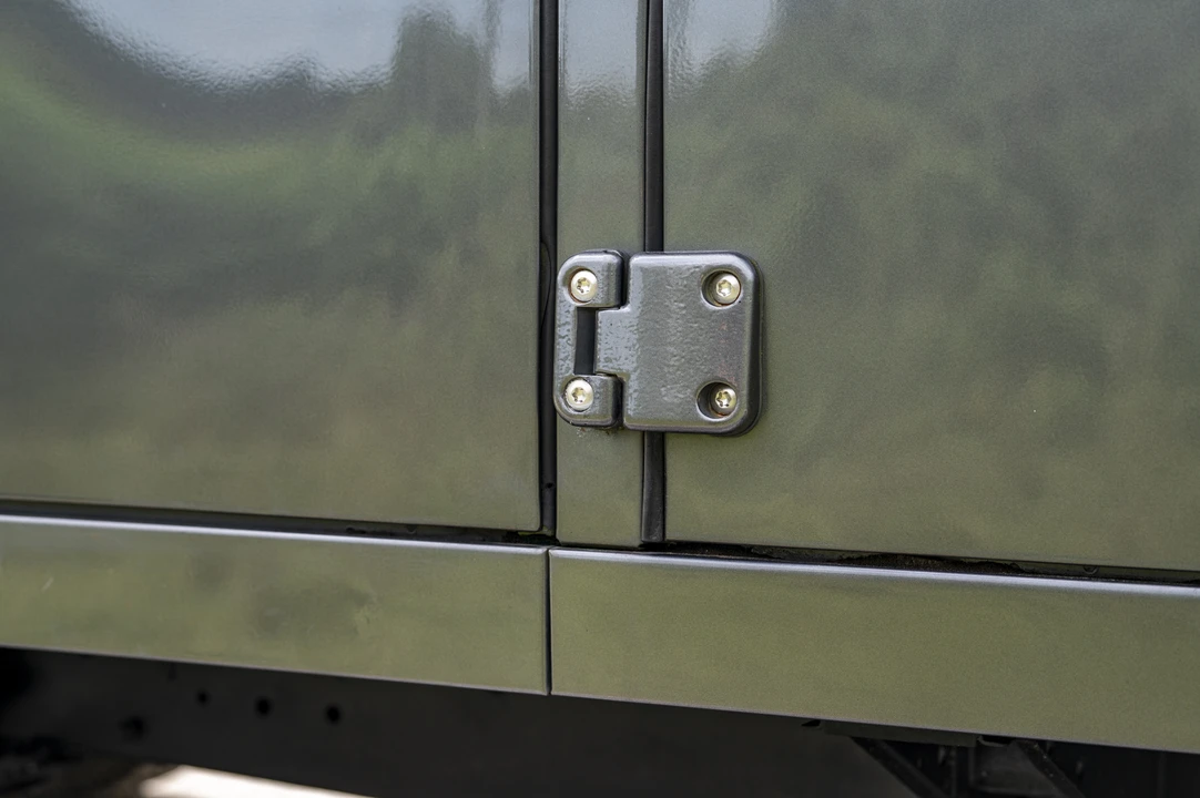 2015 Land Rover Defender 110 - Image 18 of 31