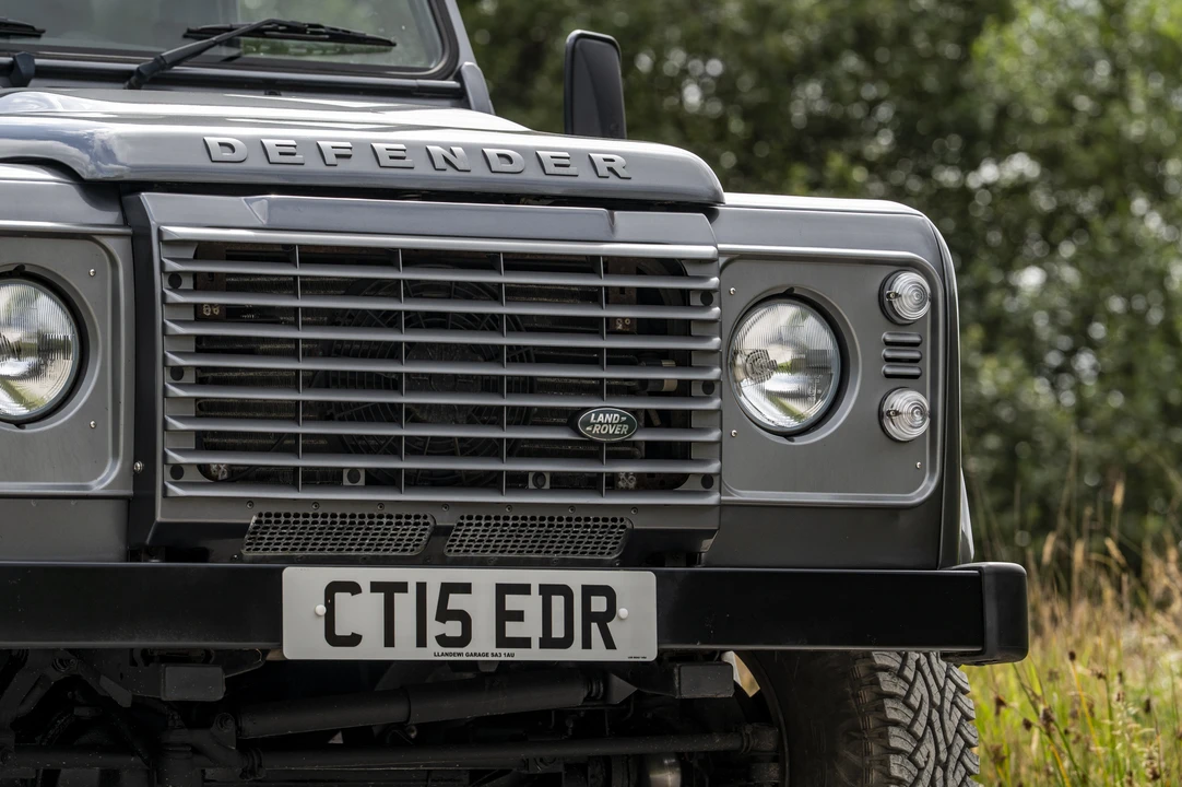 2015 Land Rover Defender 110 - Image 20 of 31