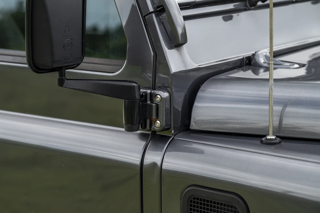 2015 Land Rover Defender 110 - Image 23 of 31