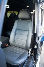 2015 Land Rover Defender 110 - Image 5 of 21