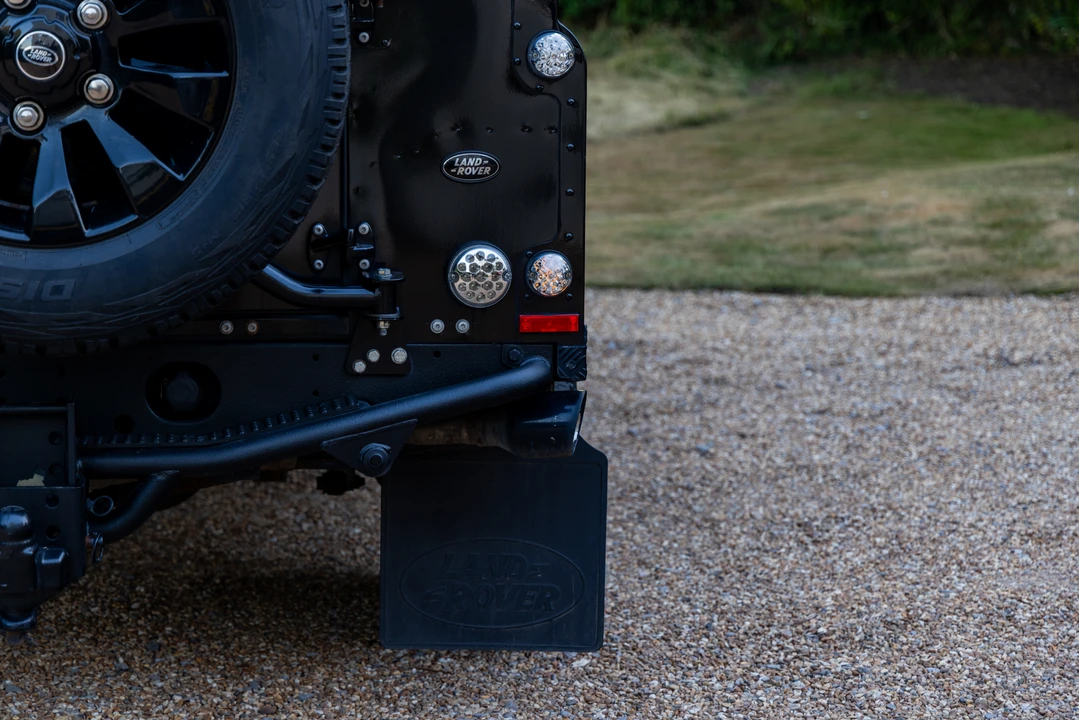 2015 Land Rover Defender 110 - Image 12 of 31