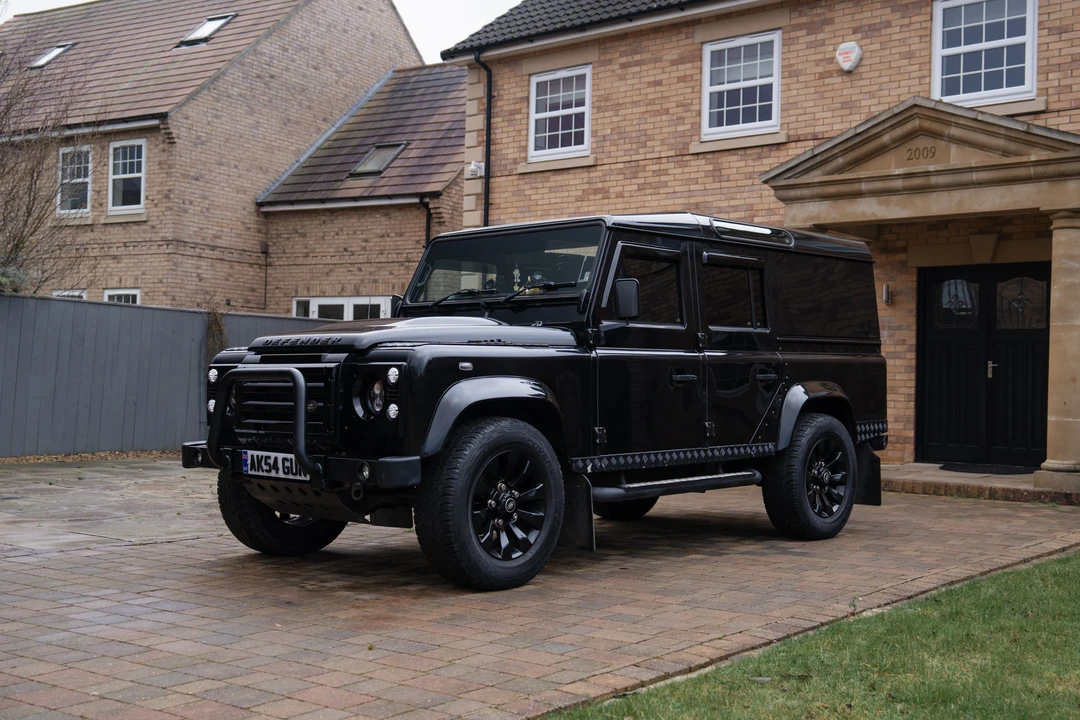 2015 Land Rover Defender 110 - Image 3 of 31