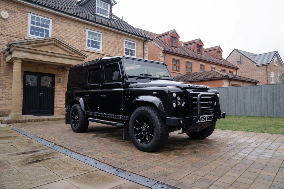 2015 Land Rover Defender 110 - Image 9 of 31