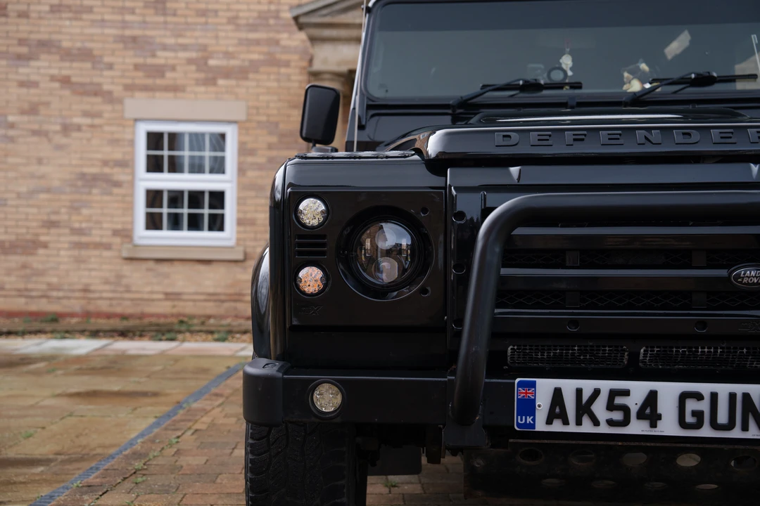 2015 Land Rover Defender 110 - Image 14 of 31