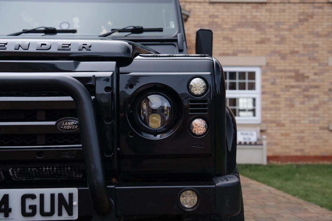 2015 Land Rover Defender 110 - Image 15 of 31