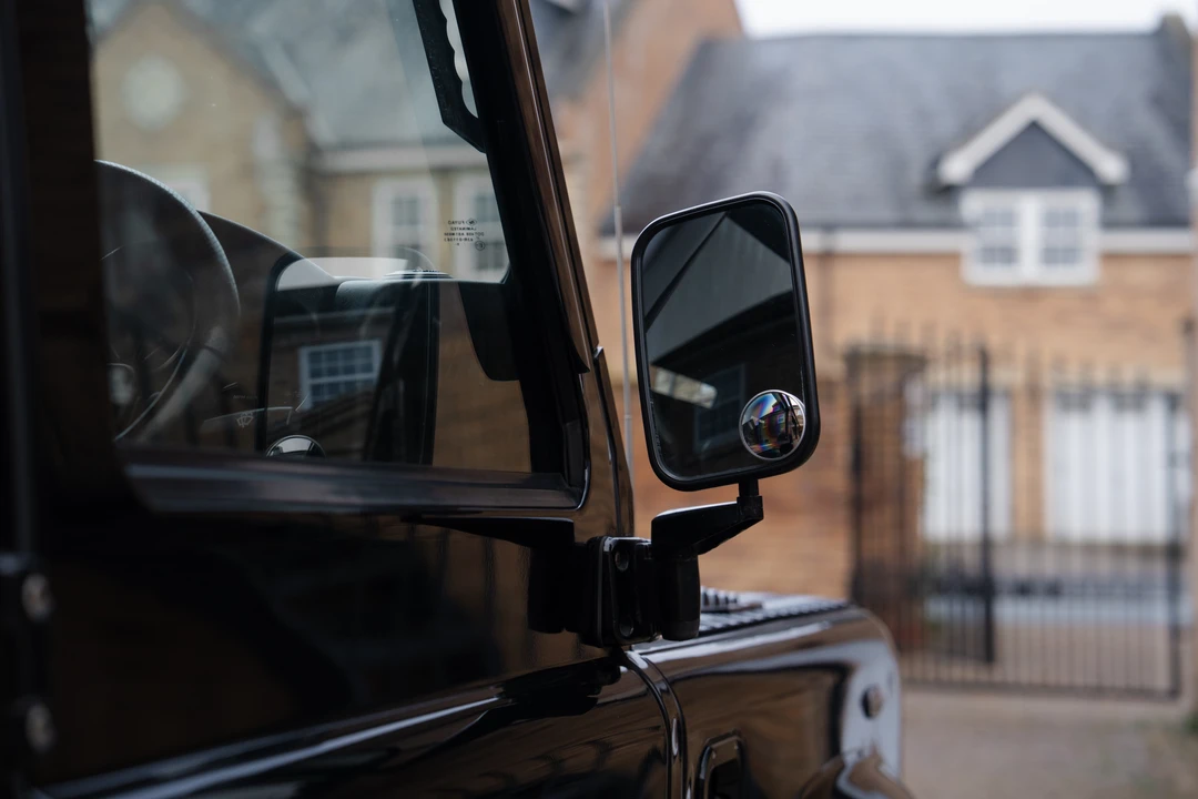 2015 Land Rover Defender 110 - Image 25 of 31