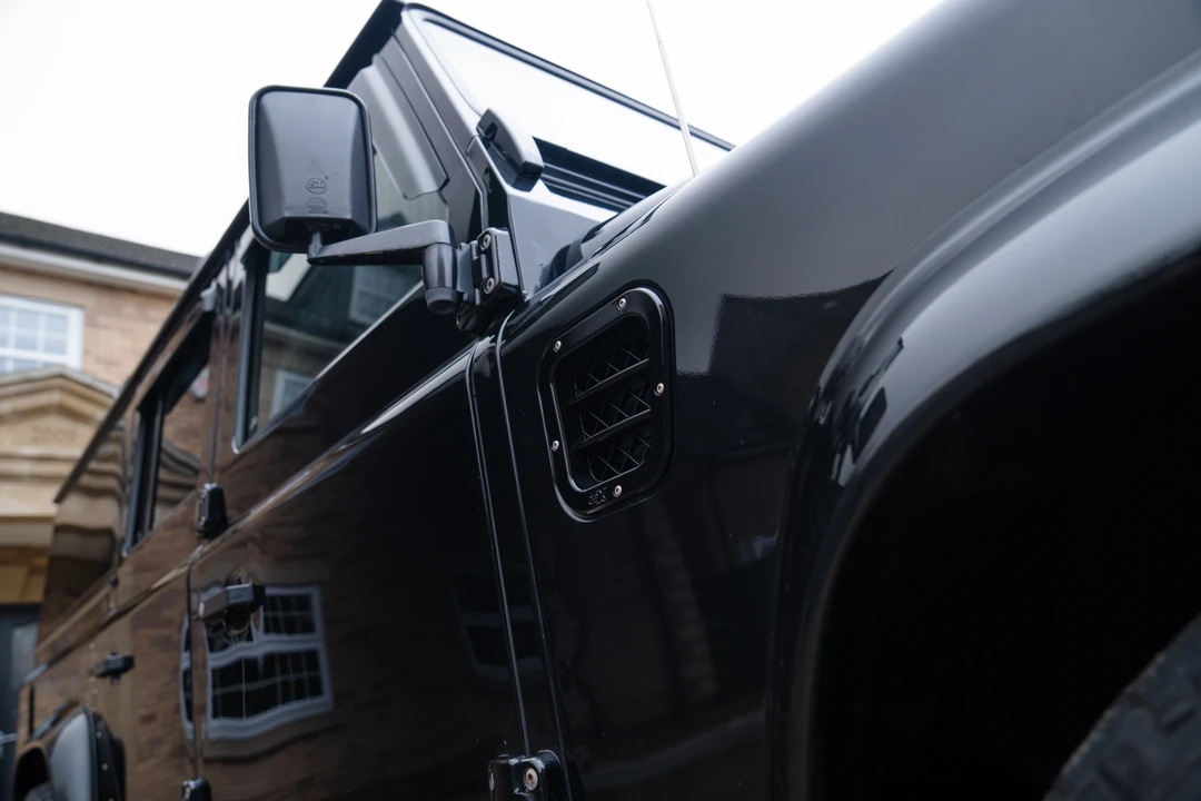 2015 Land Rover Defender 110 - Image 29 of 31