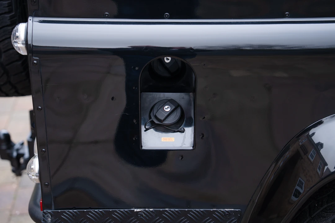 2015 Land Rover Defender 110 - Image 30 of 31