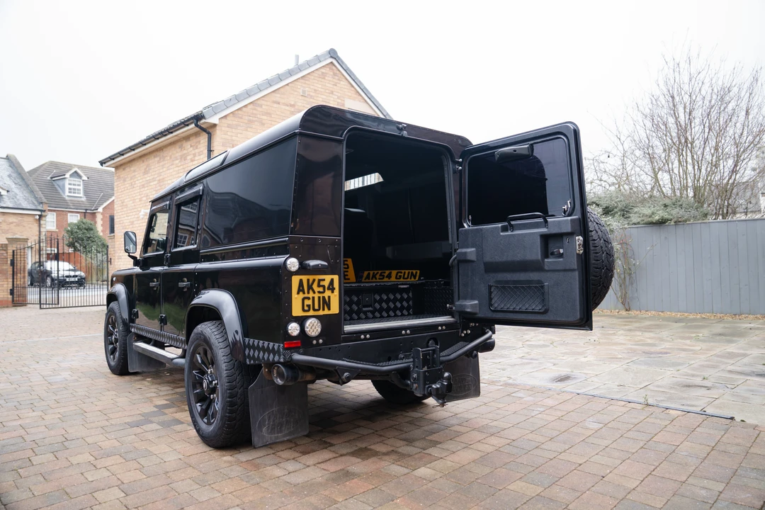 2015 Land Rover Defender 110 - Image 13 of 31