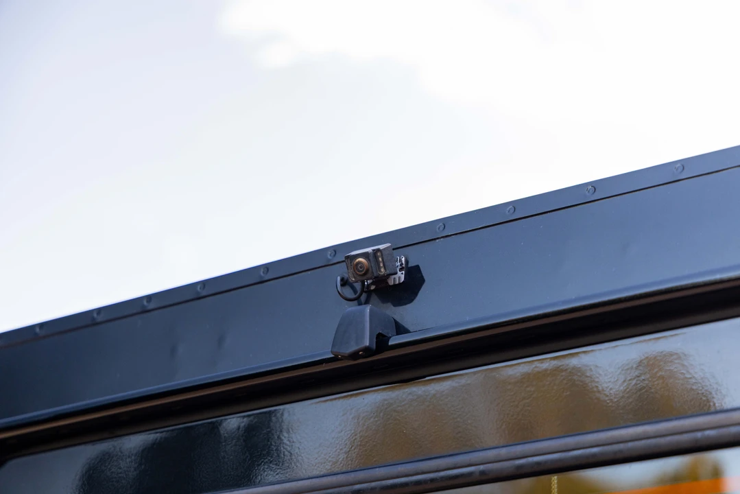 2015 Land Rover Defender 110 - Image 13 of 31
