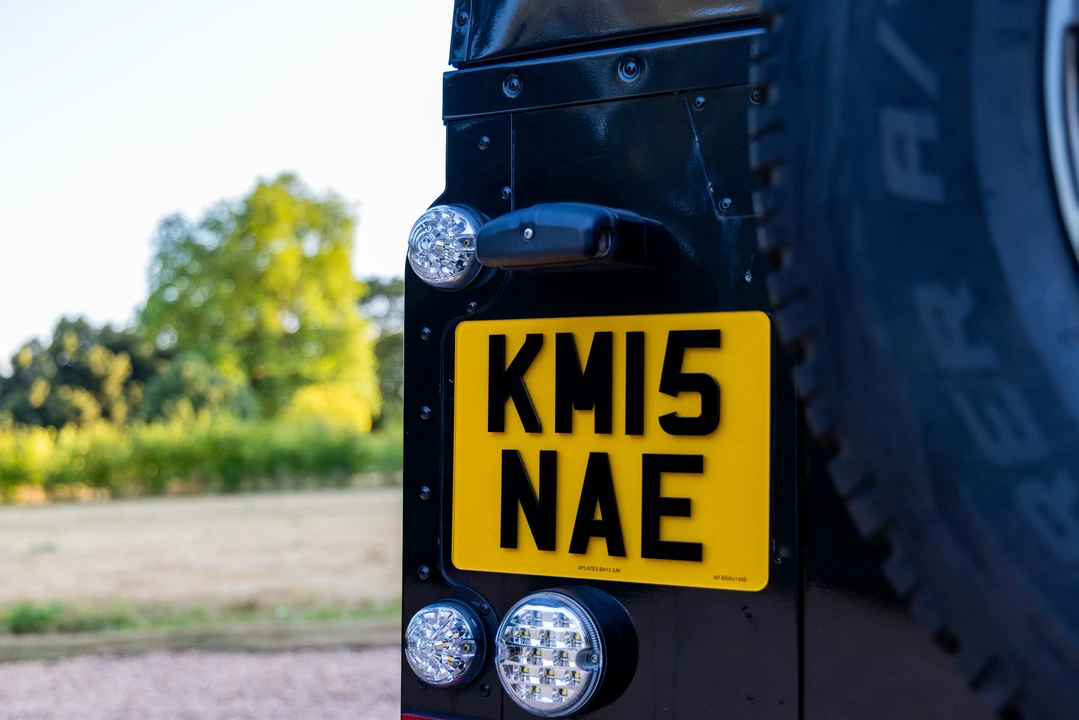 2015 Land Rover Defender 110 - Image 14 of 31