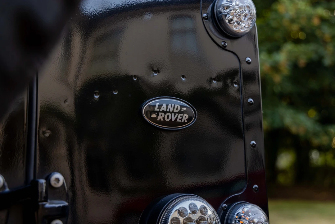 2015 Land Rover Defender 110 - Image 16 of 31