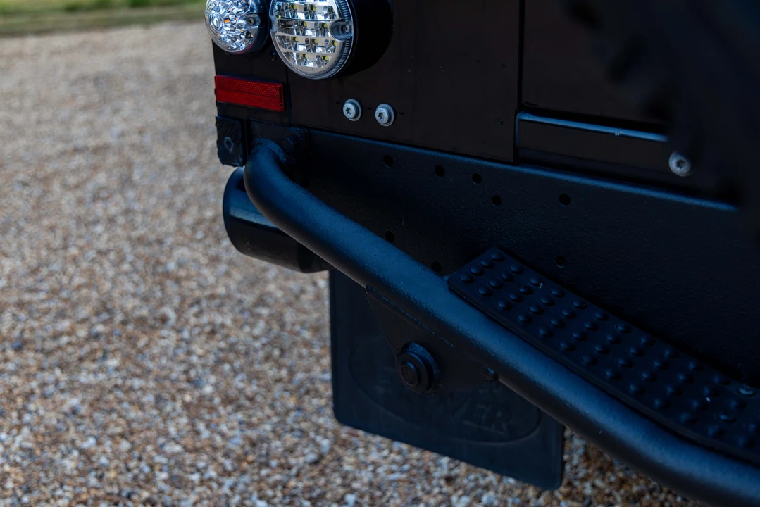 2015 Land Rover Defender 110 - Image 19 of 31