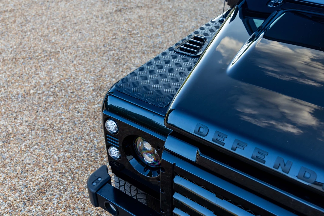 2015 Land Rover Defender 110 - Image 28 of 31