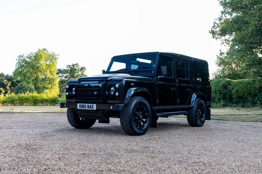 2015 Land Rover Defender 110 - Image 9 of 31