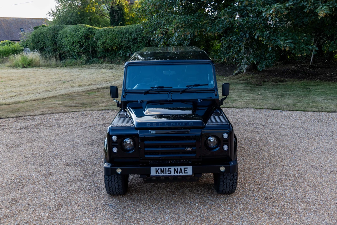 2015 Land Rover Defender 110 - Image 10 of 31