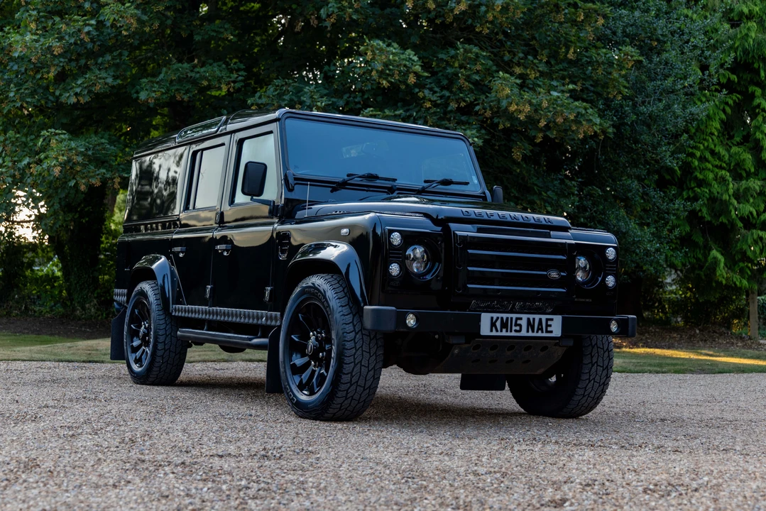 2015 Land Rover Defender 110 - Image 3 of 31