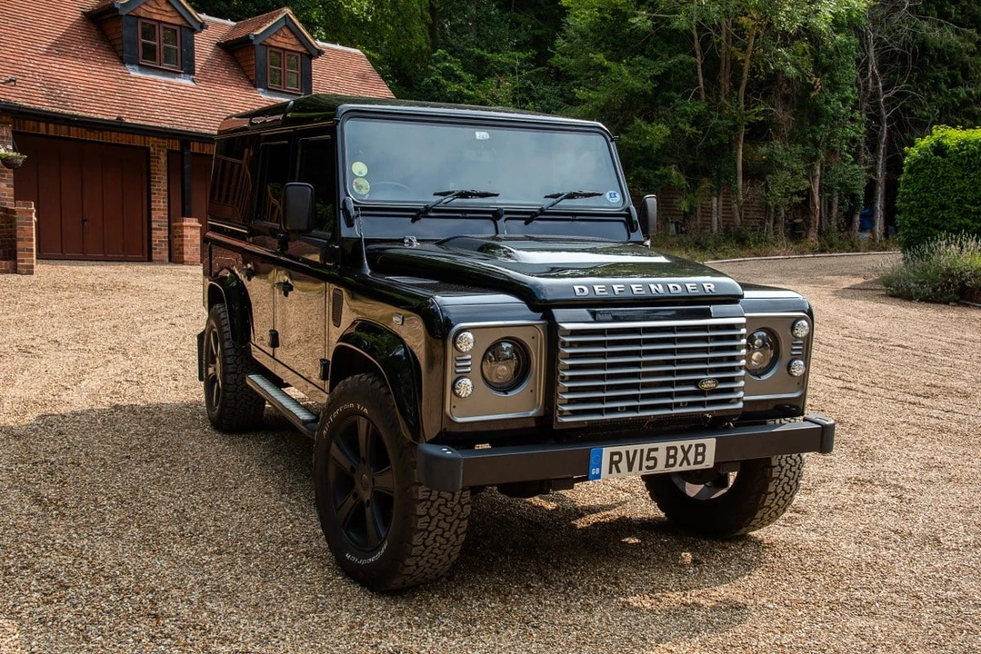 2015 Land Rover Defender 110 - Image 26 of 31