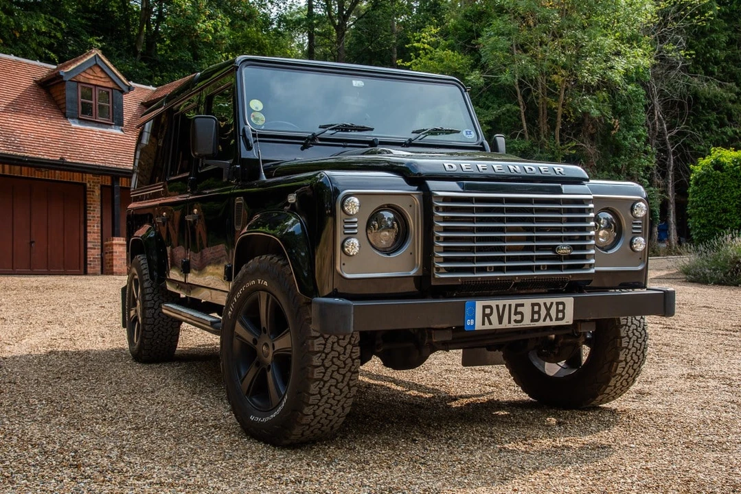 2015 Land Rover Defender 110 - Image 27 of 31